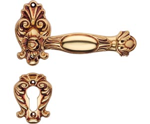 Дверная ручка Small на розетке art.015 - Linea Calì